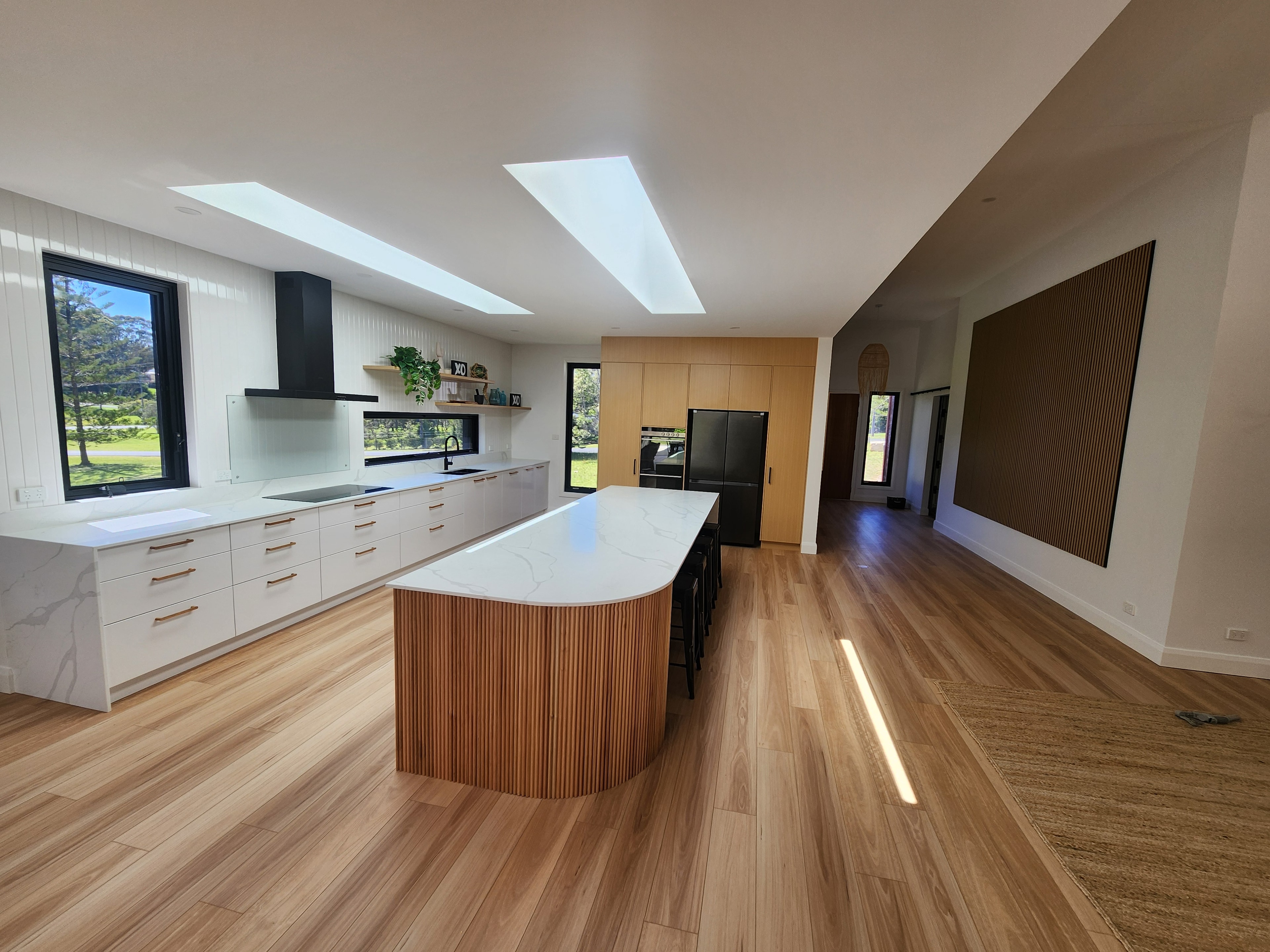 Curved Kitchen Renovation in Bonny Hills — gallery image 6